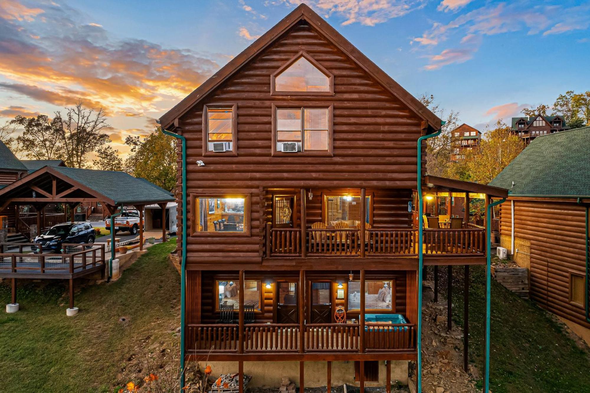 Knotty By Nature Sevierville Exterior photo